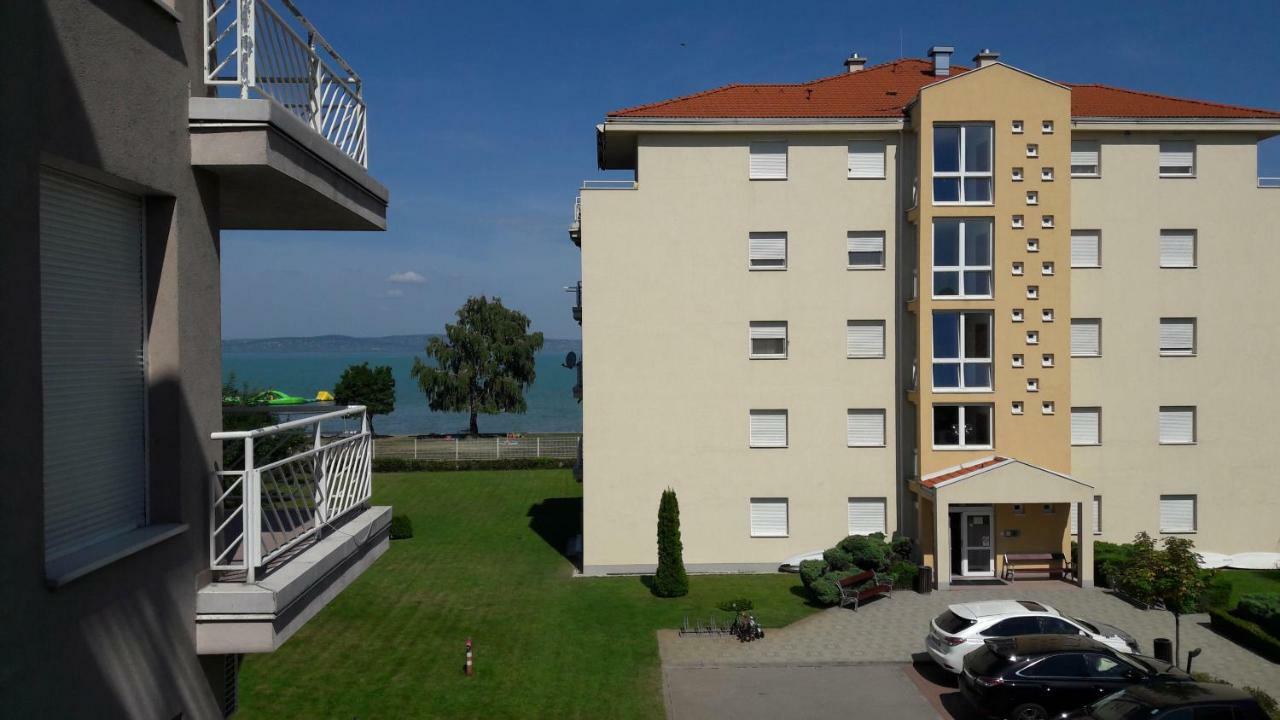 Siofoki Vizparti Nyaralo - Lakeside Apartment ภายนอก รูปภาพ
